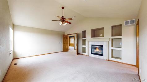 5904 S Ukraine Street Aurora CO 80015