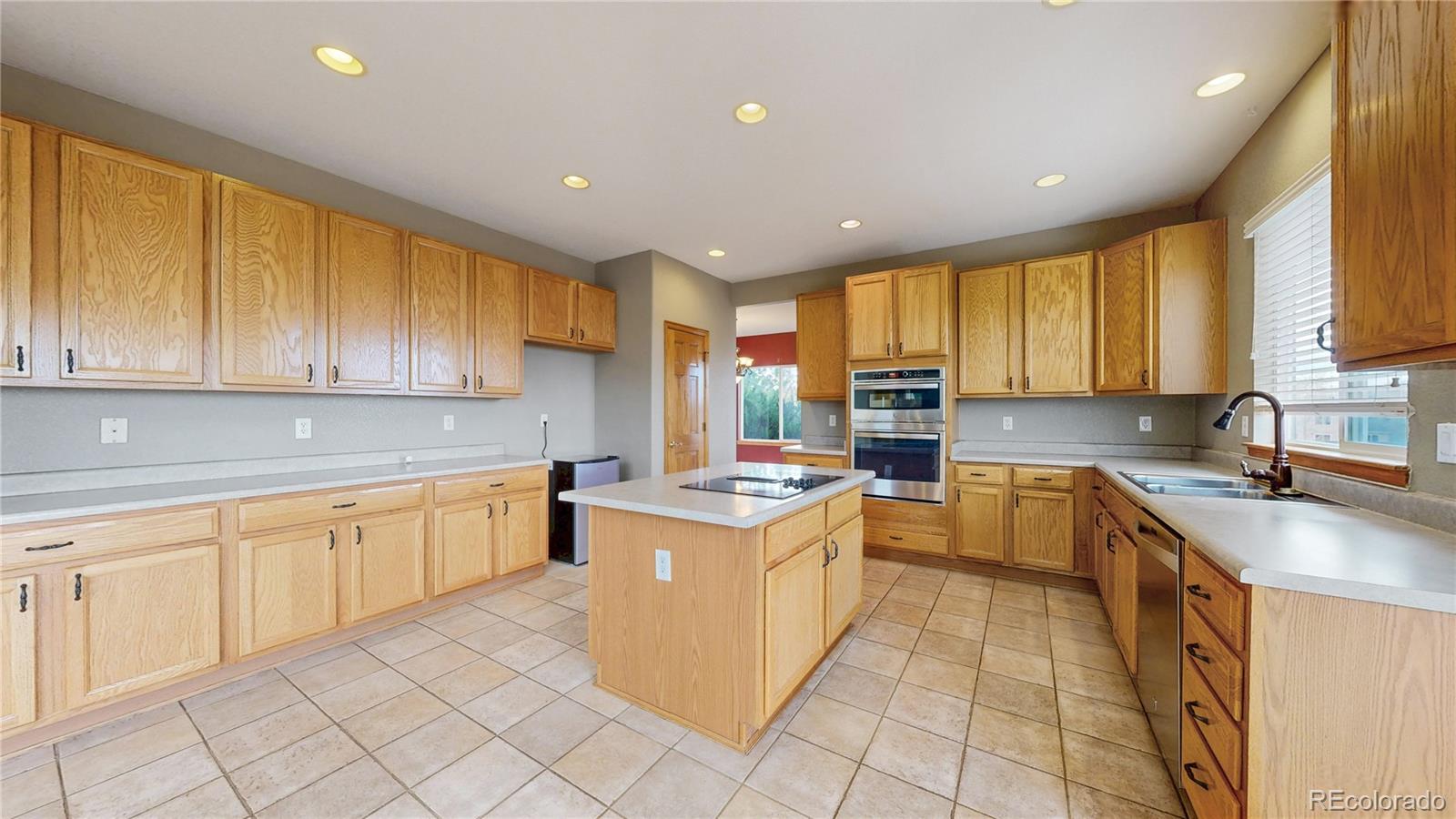 5904 S Ukraine Street Aurora CO 80015