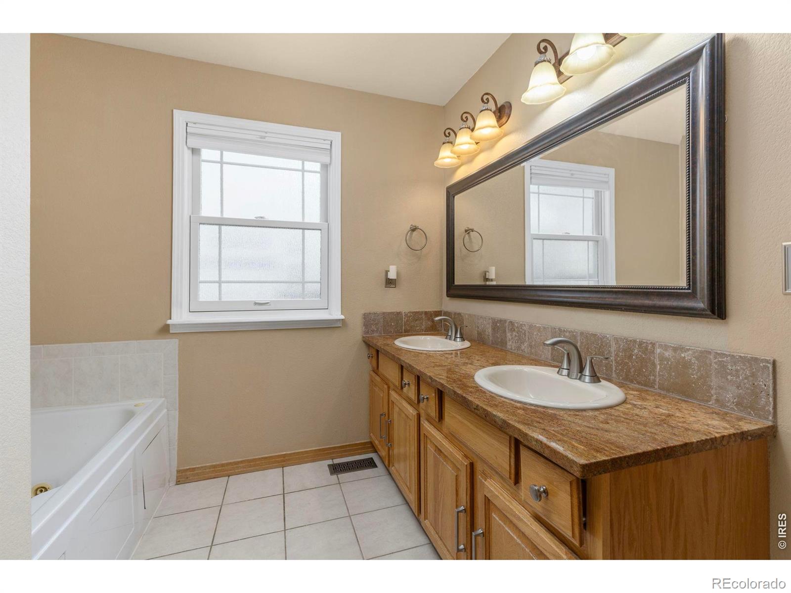 2517 Falcon Drive Longmont CO 80503