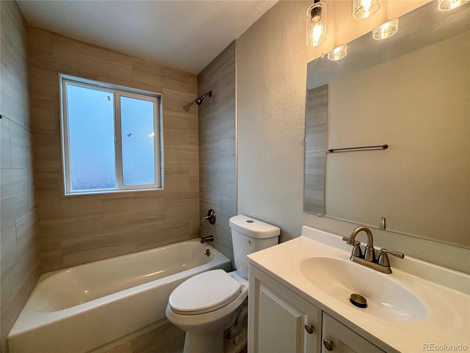 5564 Xapary Way Denver CO 80239