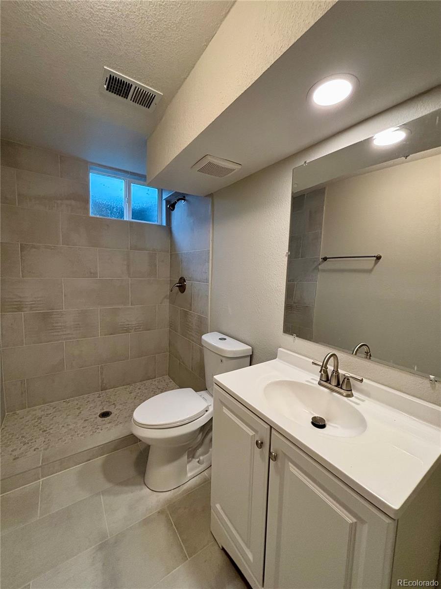 5564 Xapary Way Denver CO 80239