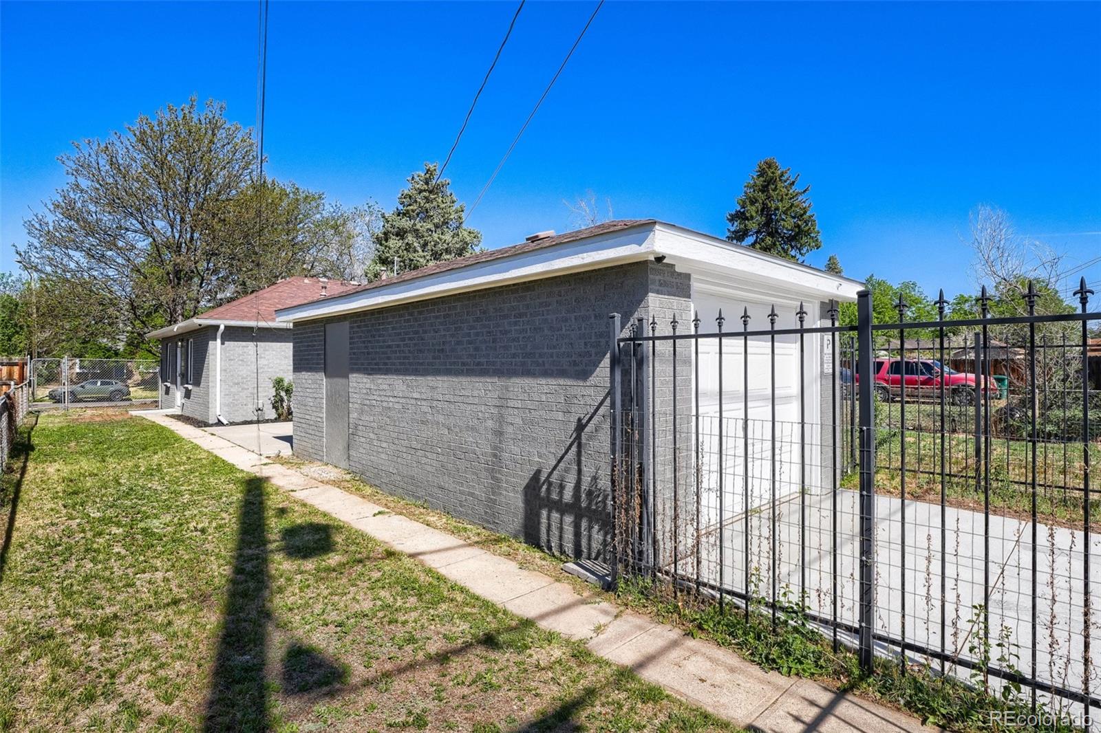 1558 Spruce Street Denver CO 80220