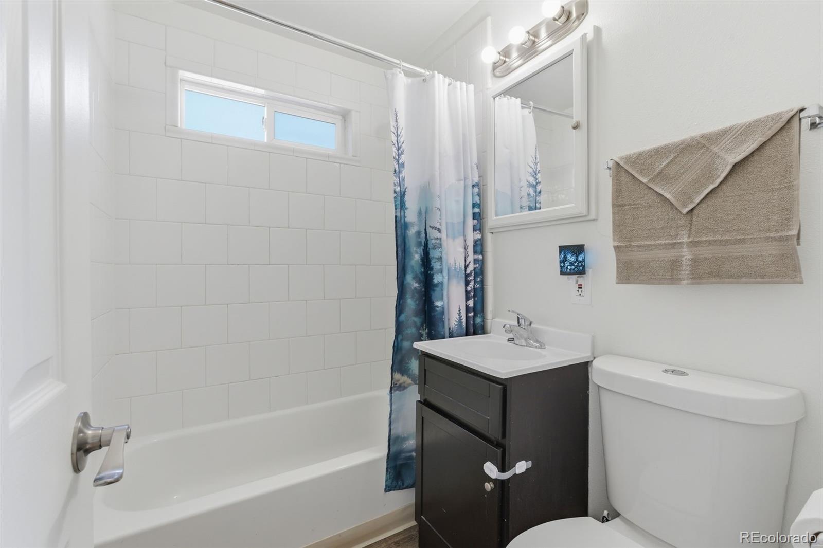 1257 Macon Aurora CO 80010