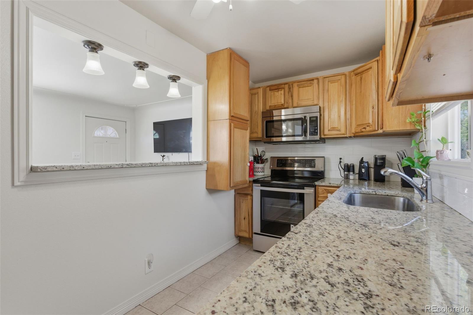 1257 Macon Aurora CO 80010