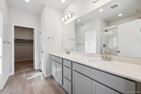 4709 N Valdai Court Aurora CO 80019