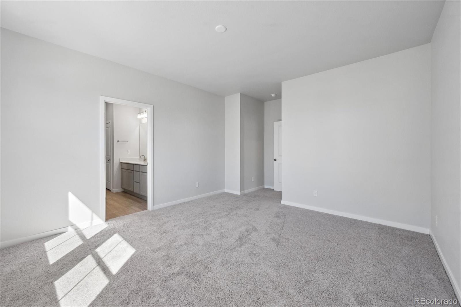 4709 N Valdai Court Aurora CO 80019
