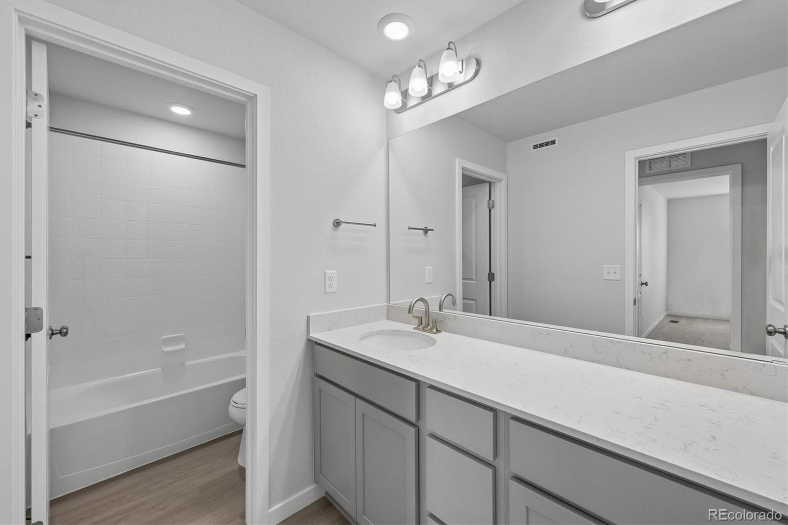 4709 N Valdai Court Aurora CO 80019