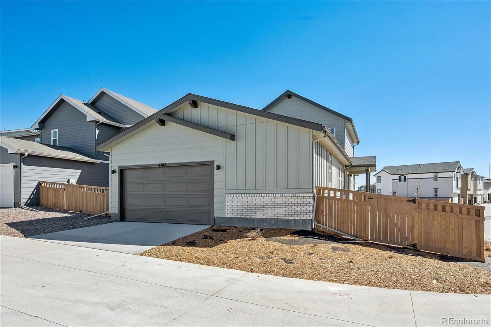 4709 N Valdai Court Aurora CO 80019