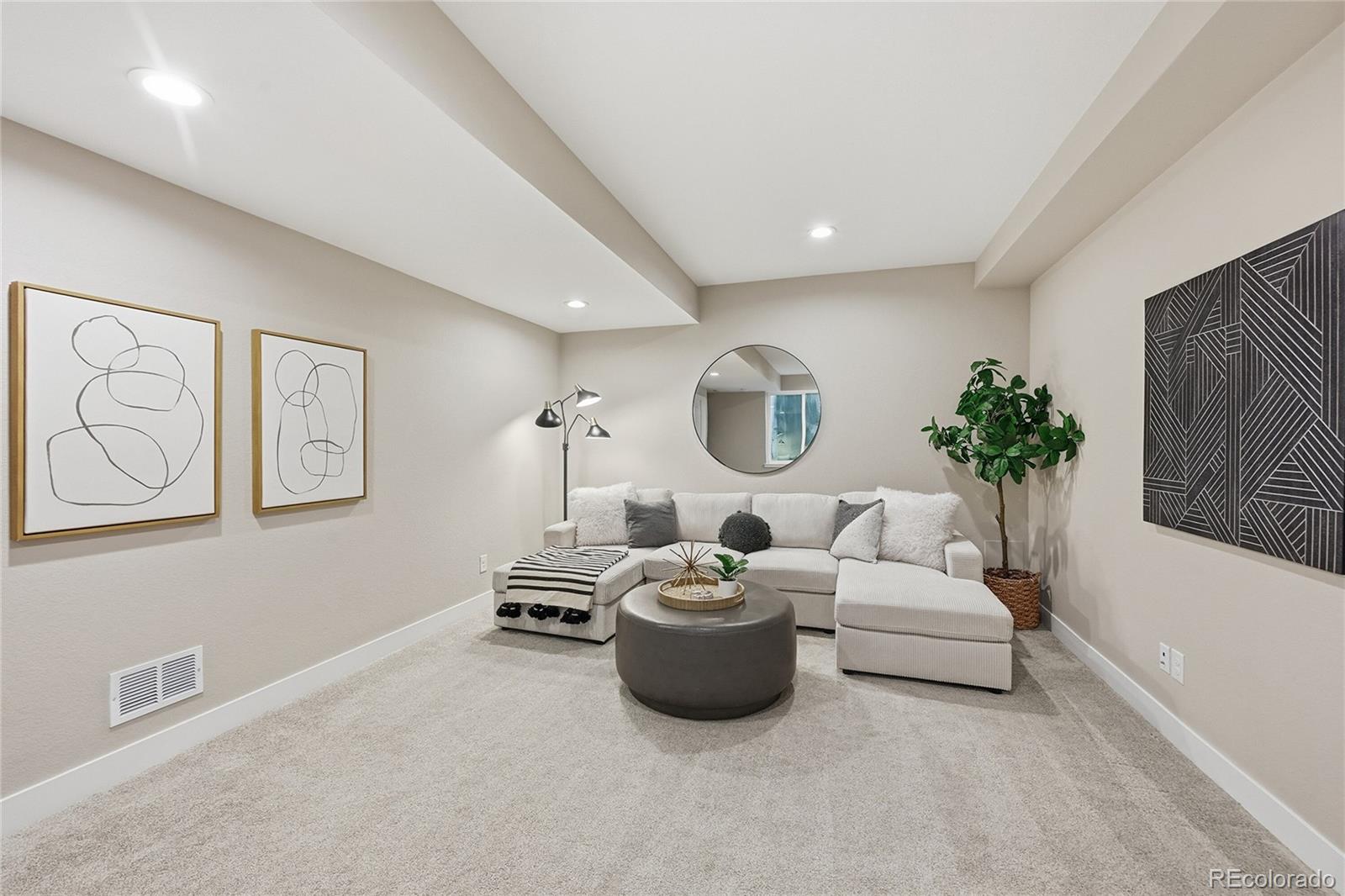 6167 N Dallas Way Denver CO 80238