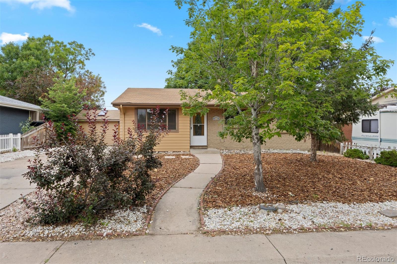971 S Ironton Street Aurora CO 80012
