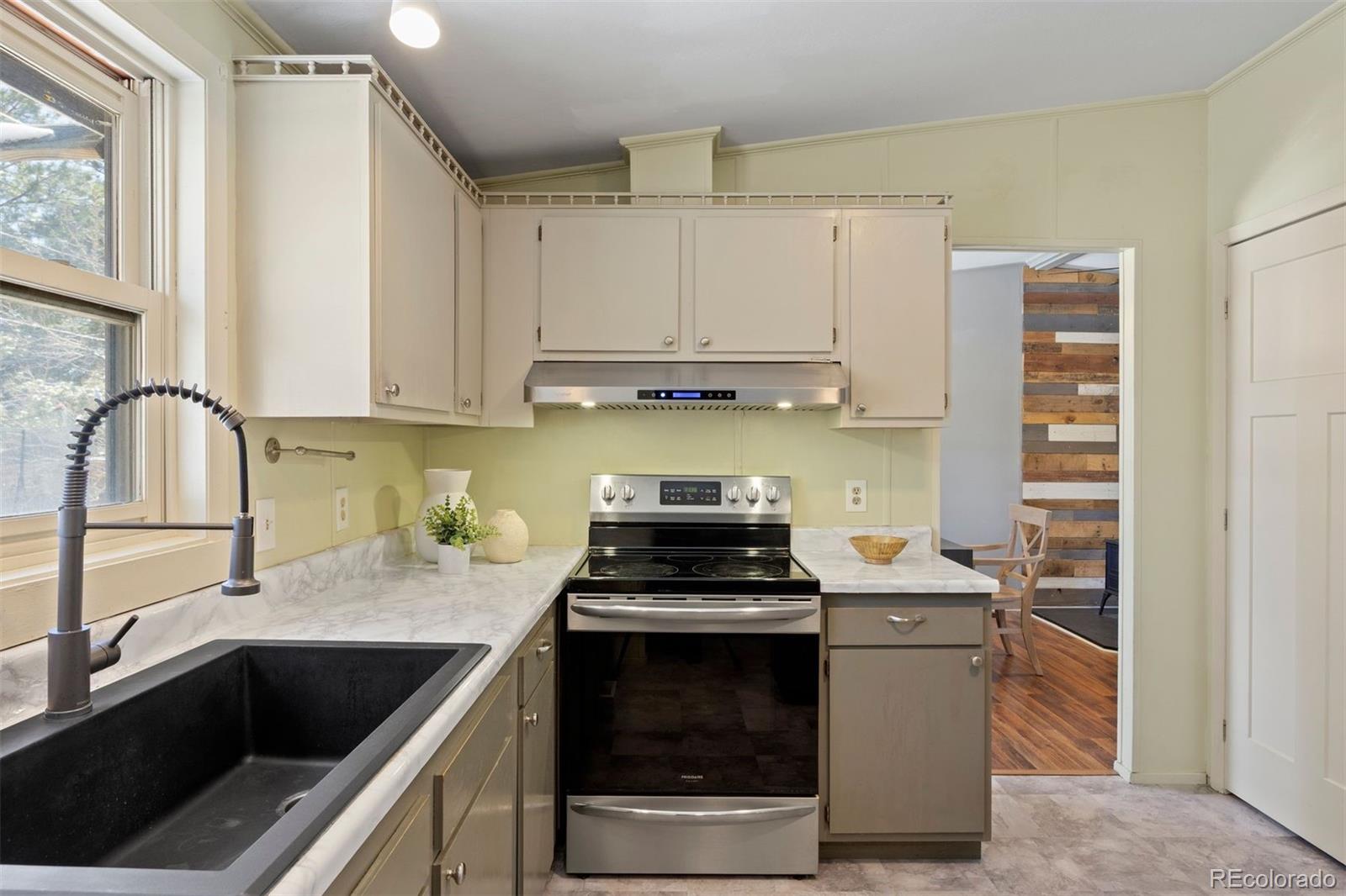 8646 S Carr Street Littleton CO 80128