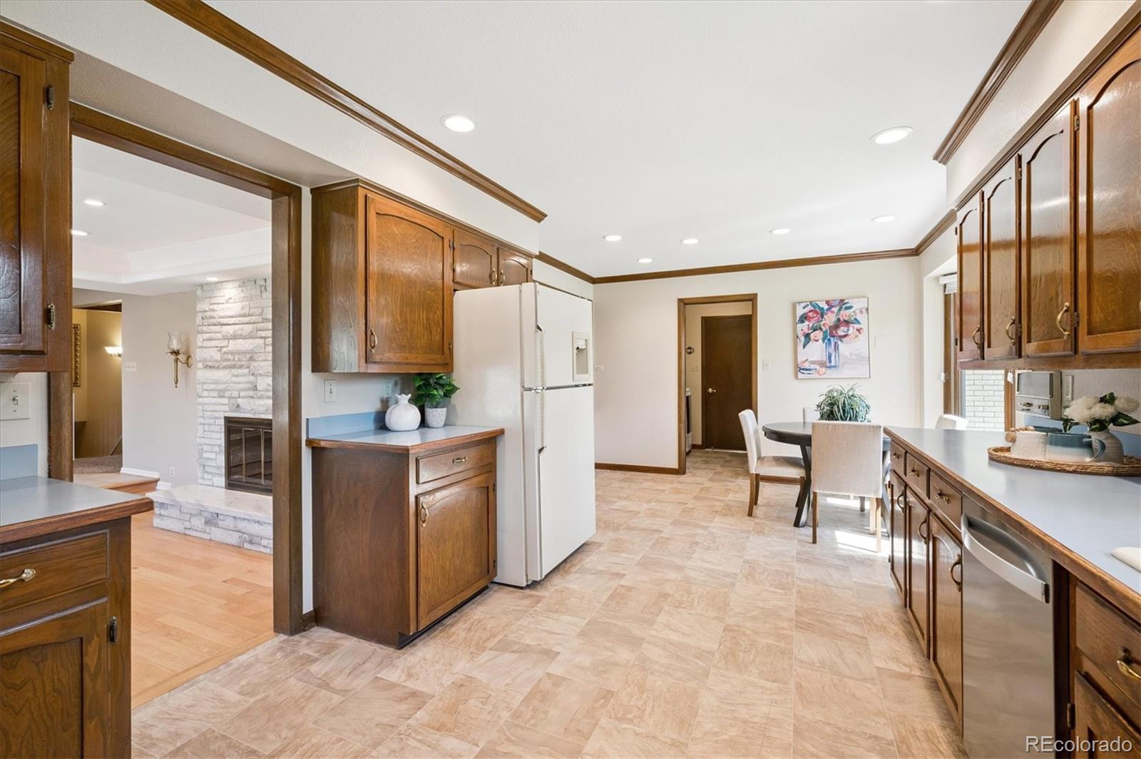 2212 Ammons Street Lakewood CO 80214