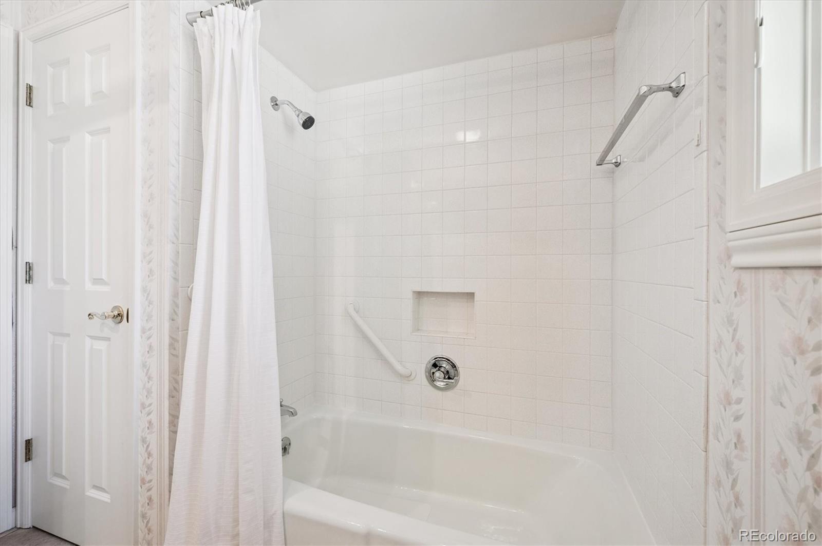 2212 Ammons Street Lakewood CO 80214