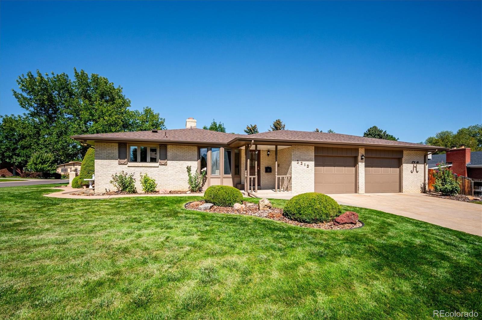 2212 Ammons Street Lakewood CO 80214