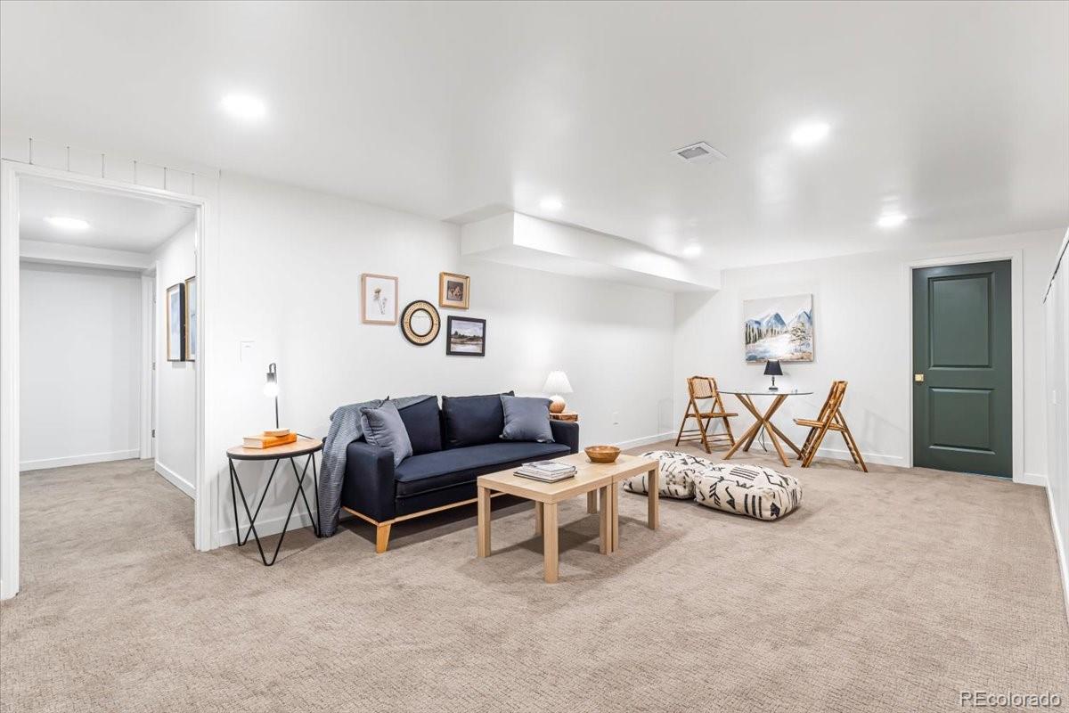 3385 N Kearney Street Denver CO 80207