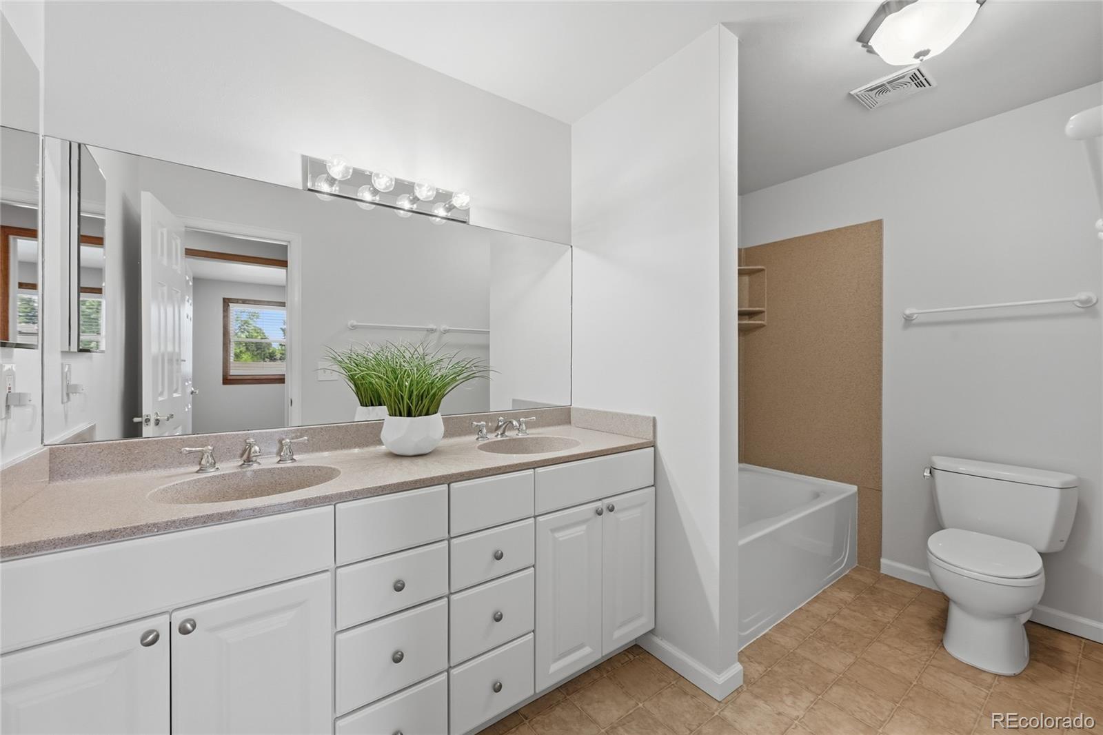 2688 S Macon Court Aurora CO 80014