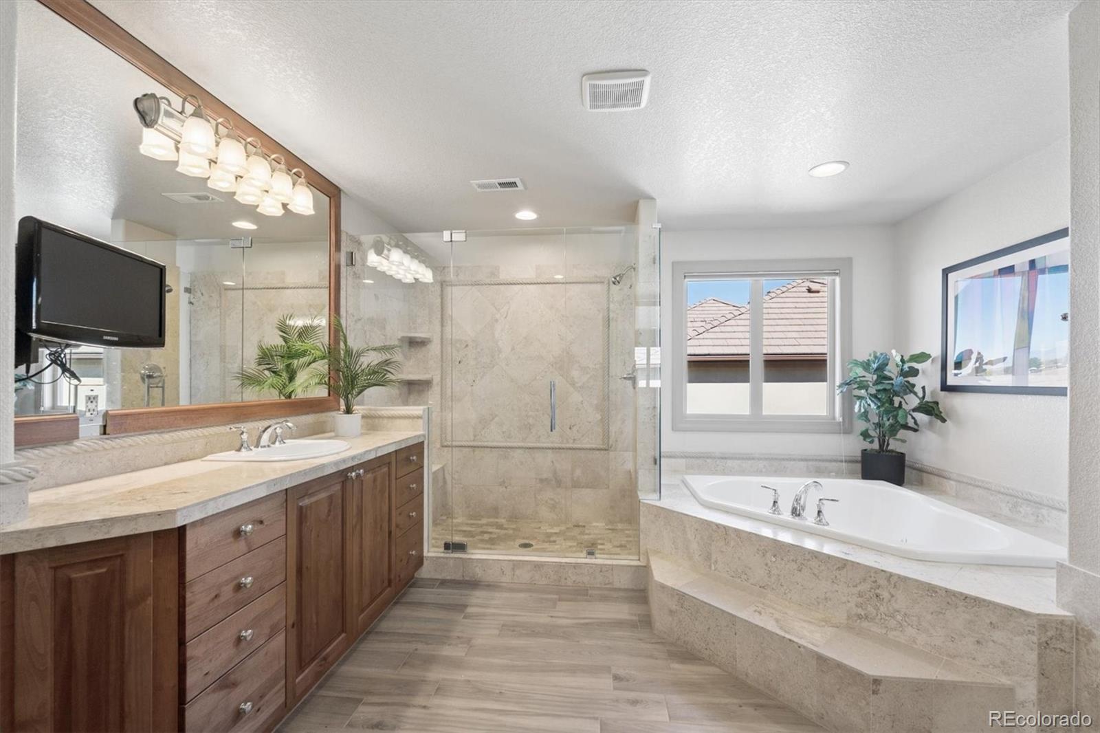 6893 S Netherland Way Aurora CO 80016