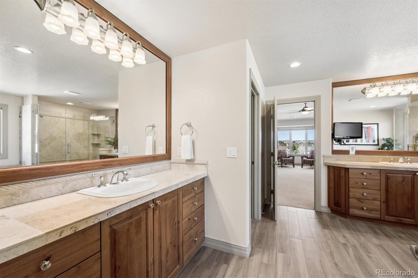 6893 S Netherland Way Aurora CO 80016