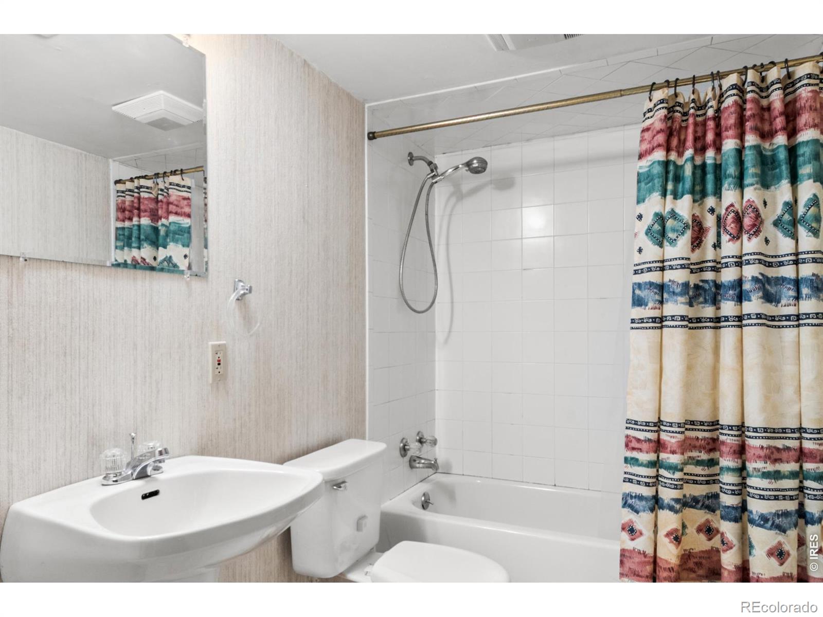 207 N 44th Avenue Greeley CO 80634