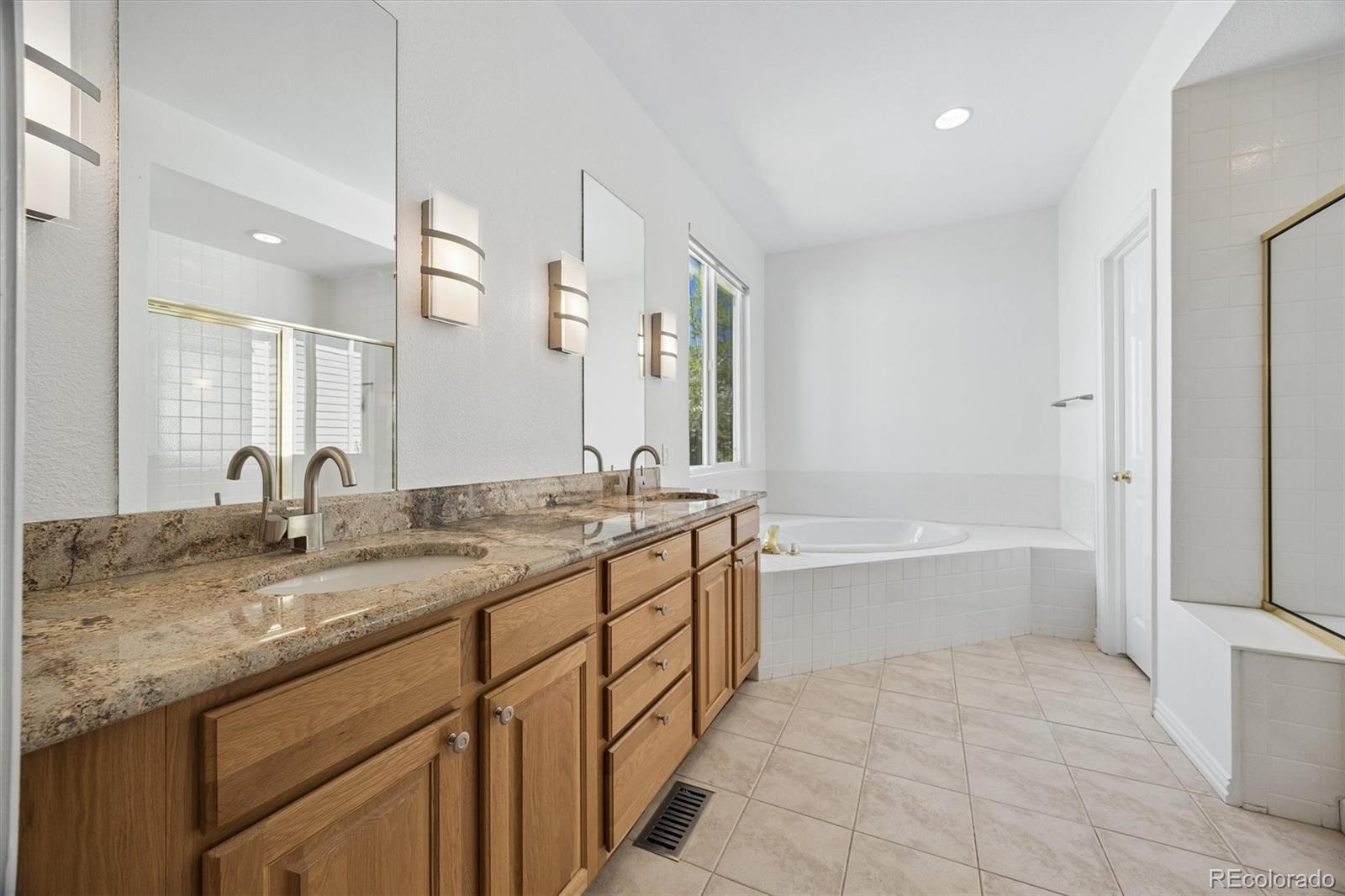 1011 S Valentia Street Denver CO 80247