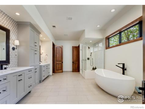 9833 Shoreline Drive Longmont CO 80504