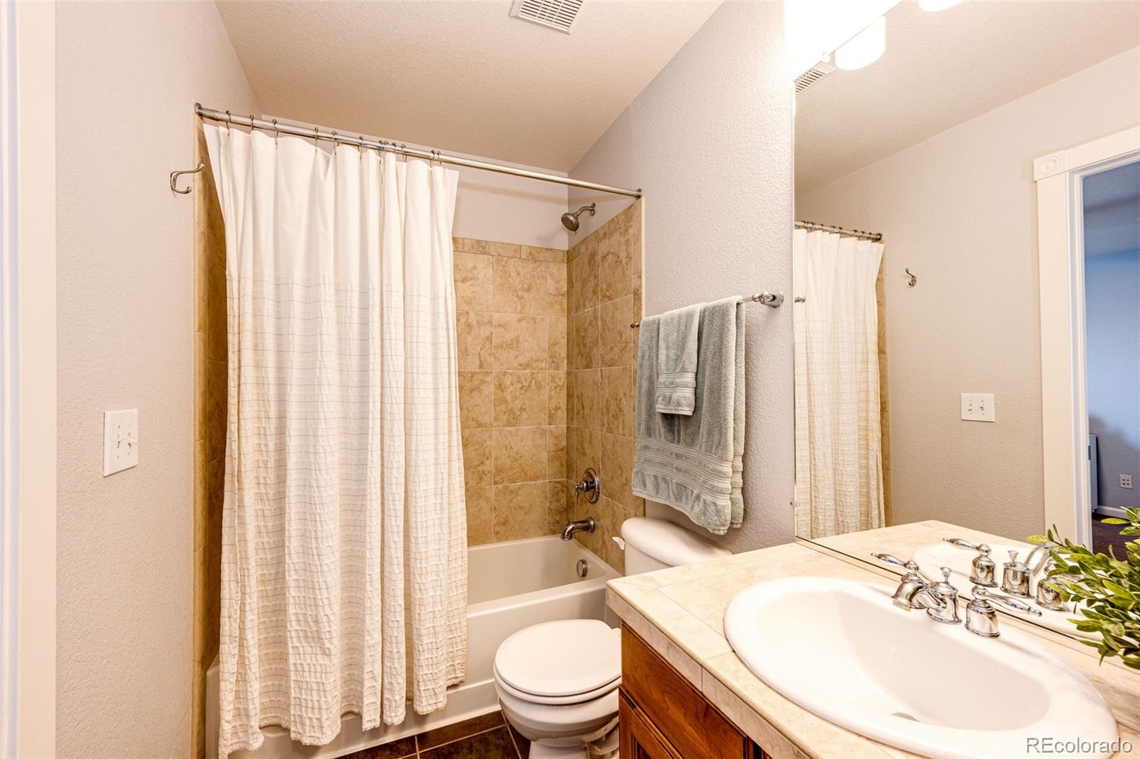 10634 Amesbury Way Highlands Ranch CO 80126