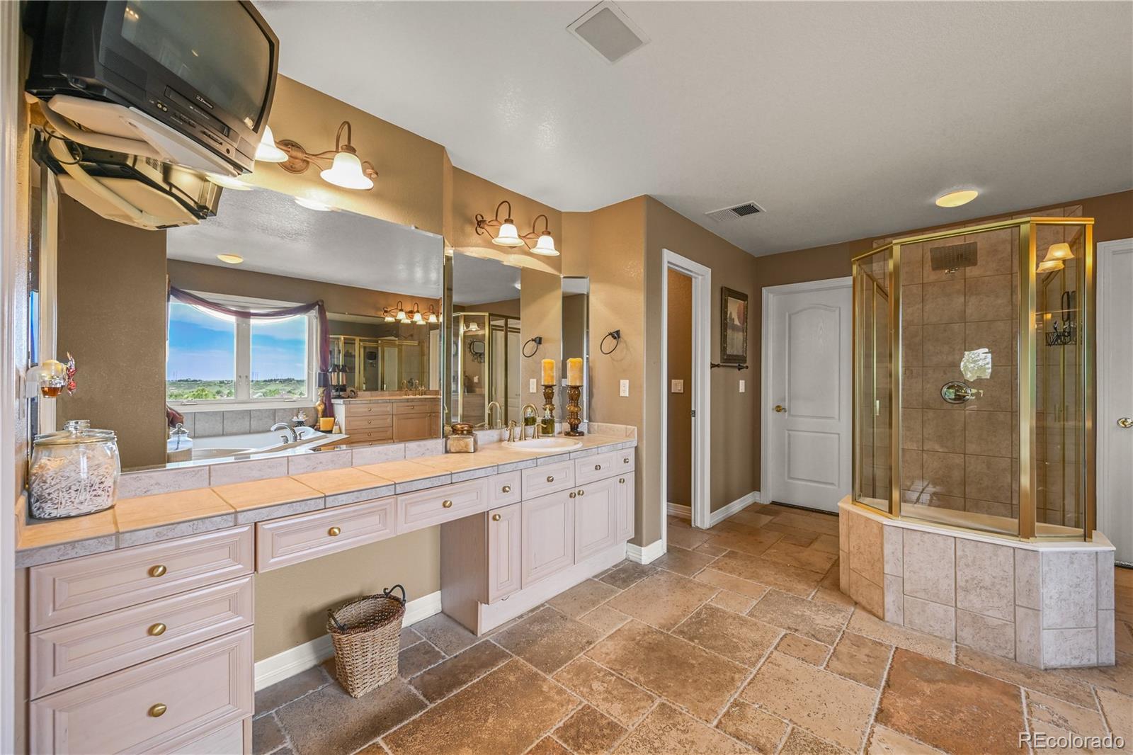 8518 High Ridge Castle Pines CO 80108