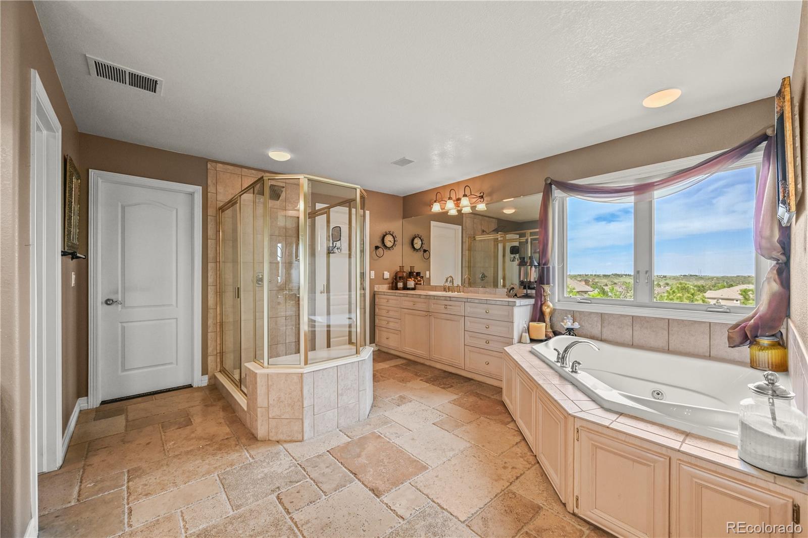 8518 High Ridge Castle Pines CO 80108