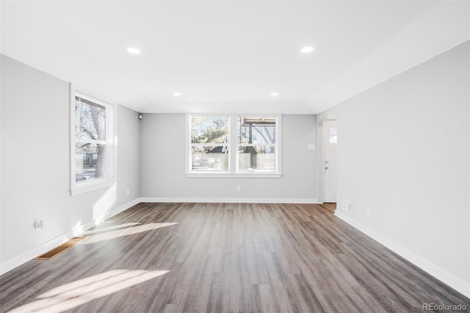 1187 Syracuse Street Denver CO 80220