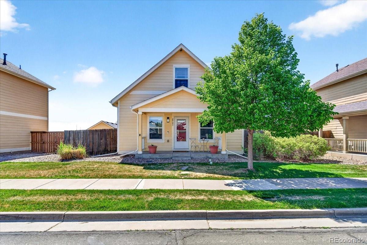 2721 Quarterland Street Strasburg CO 80136