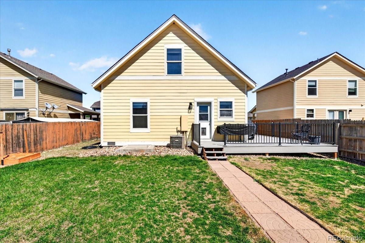 2721 Quarterland Street Strasburg CO 80136