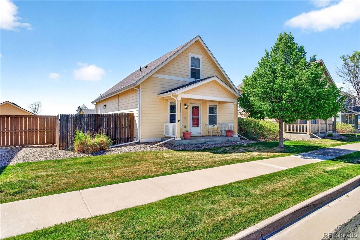 2721 Quarterland Street Strasburg CO 80136