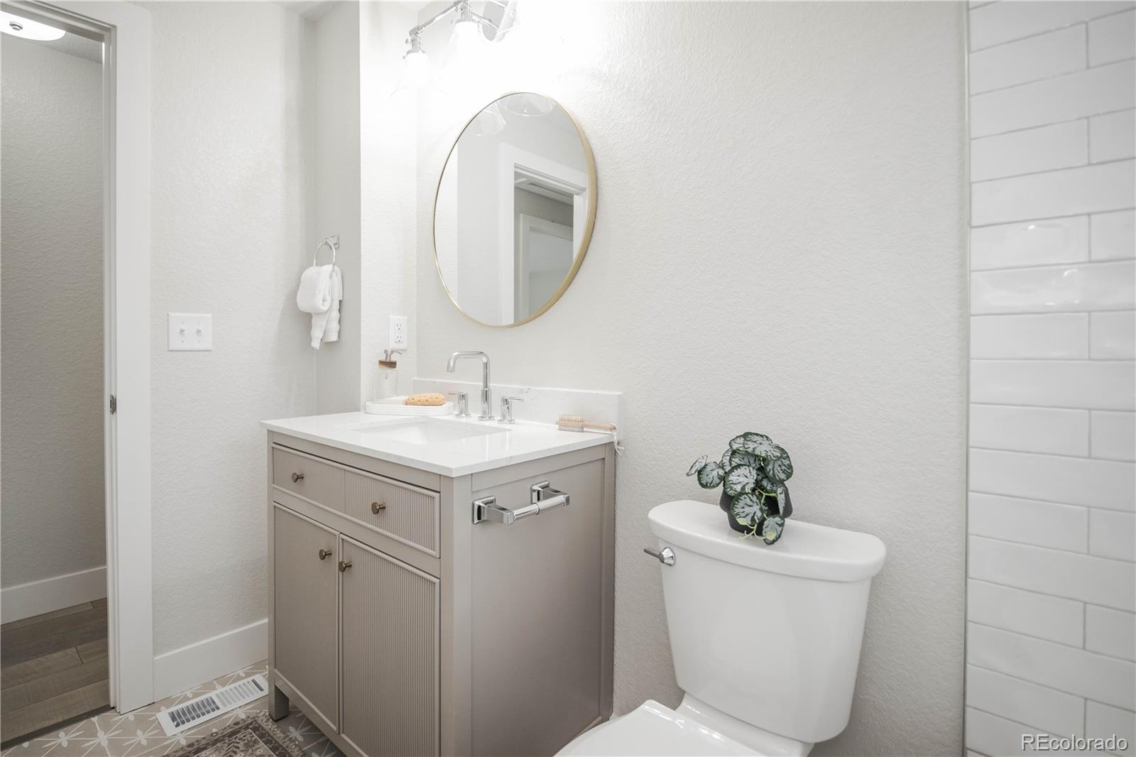 6983 S Cherry Street Centennial CO 80122