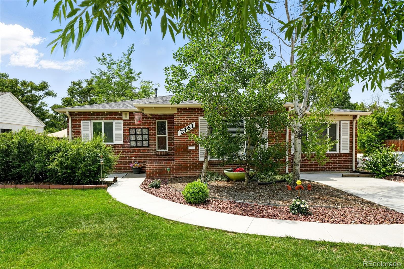 2461 Niagara Street Denver CO 80207