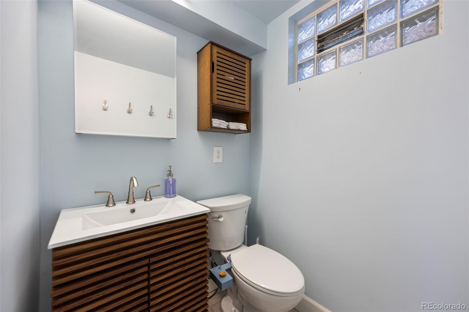 1354 S Kendall Court Lakewood CO 80232