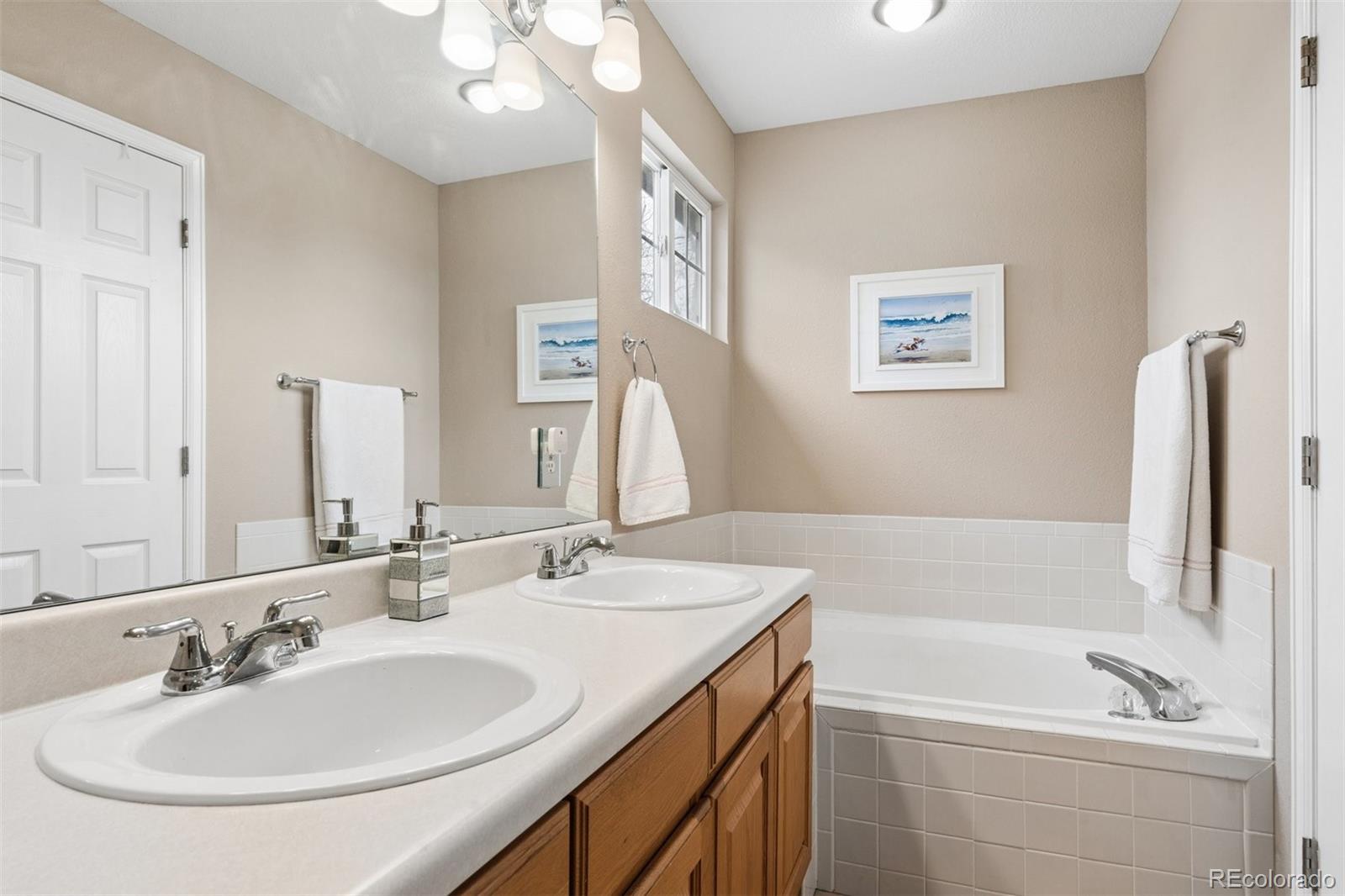 9825 Thornbury Way Highlands Ranch CO 80129