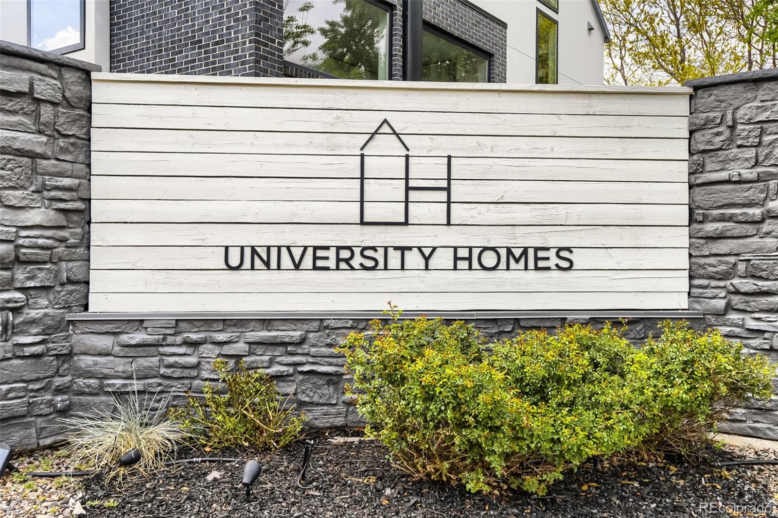 3059 S University Circle Englewood CO 80113
