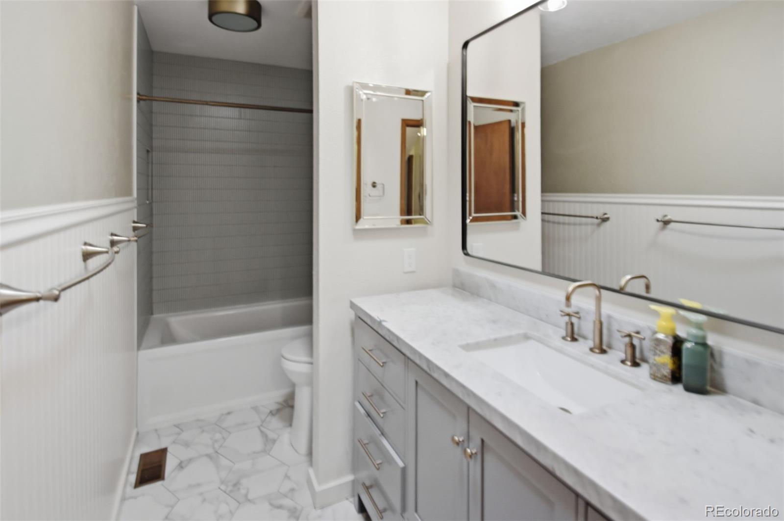8176 S Newport Way Centennial CO 80112
