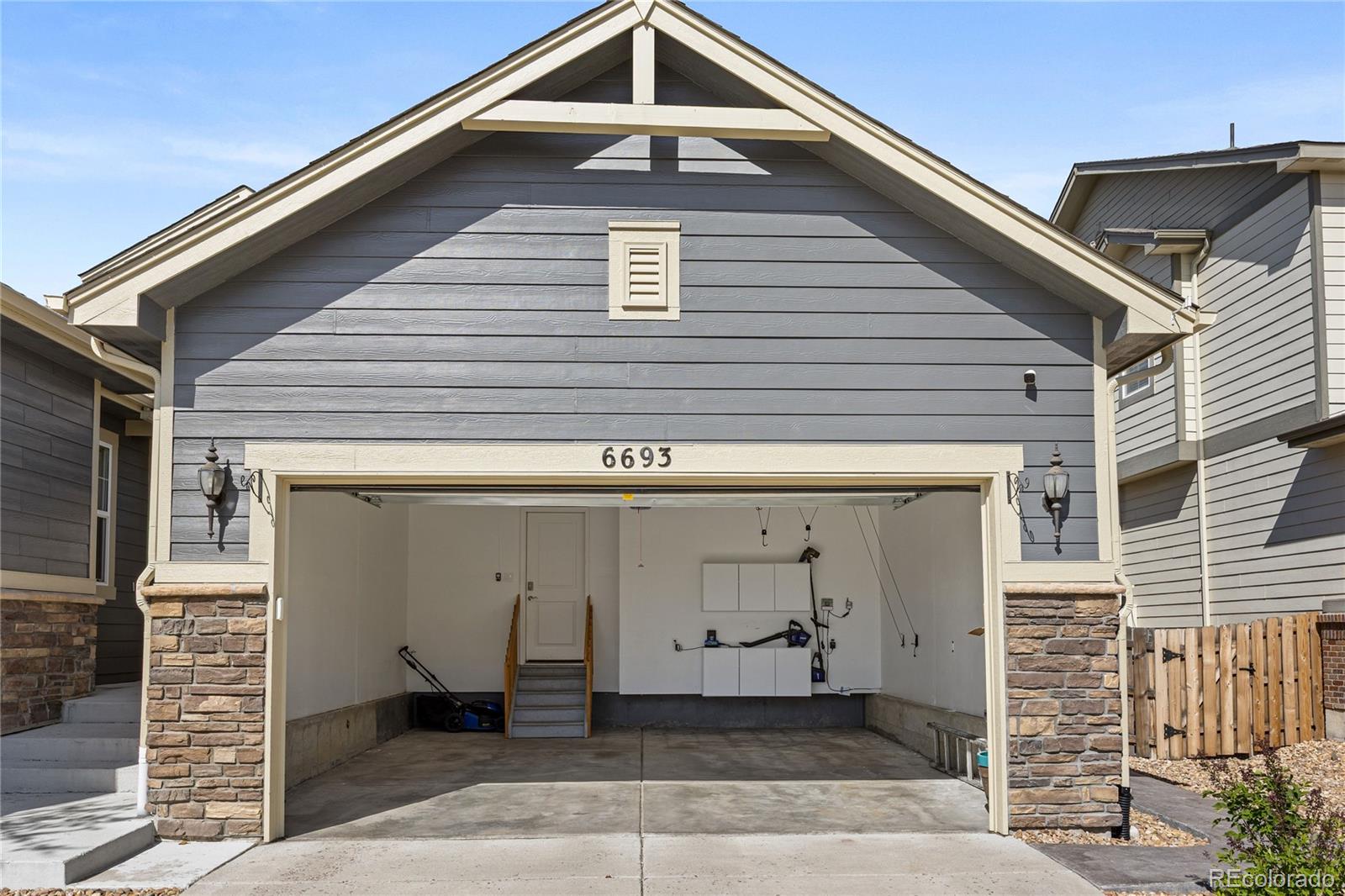 6693 S Muscadine Court Aurora CO 80016