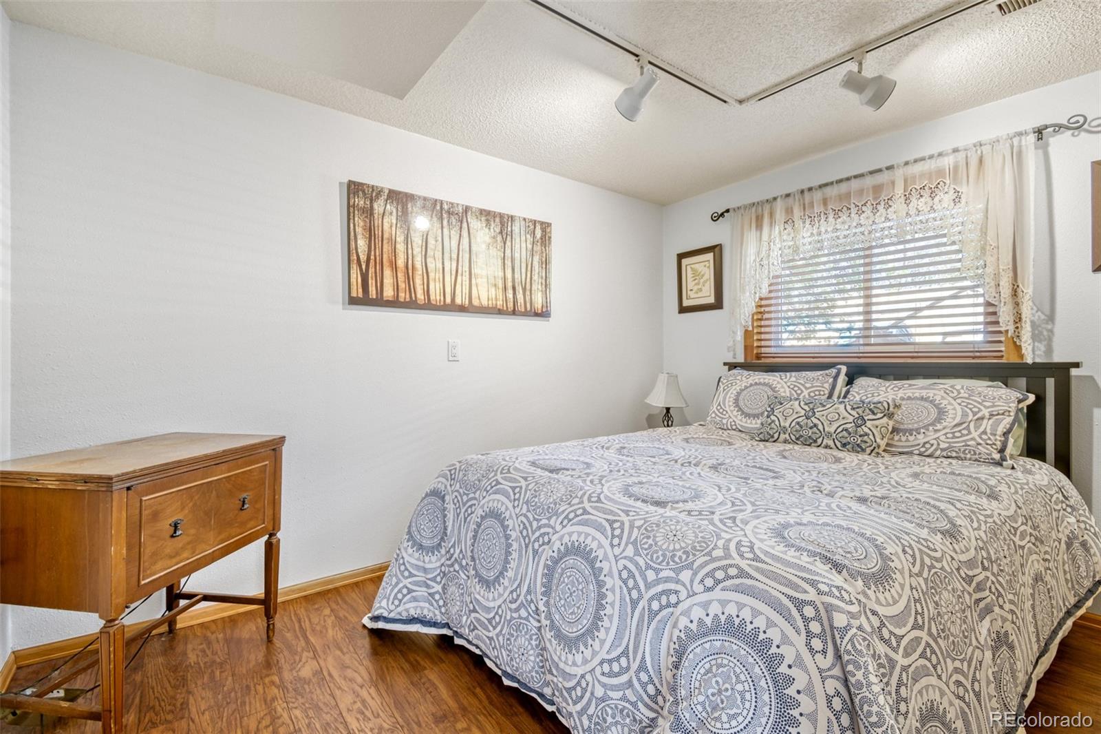 8141 Explorador Calle Denver CO 80229