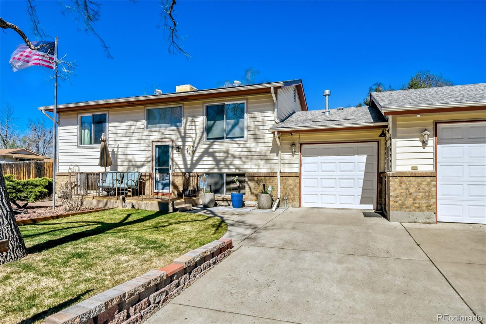 8141 Explorador Calle Denver CO 80229