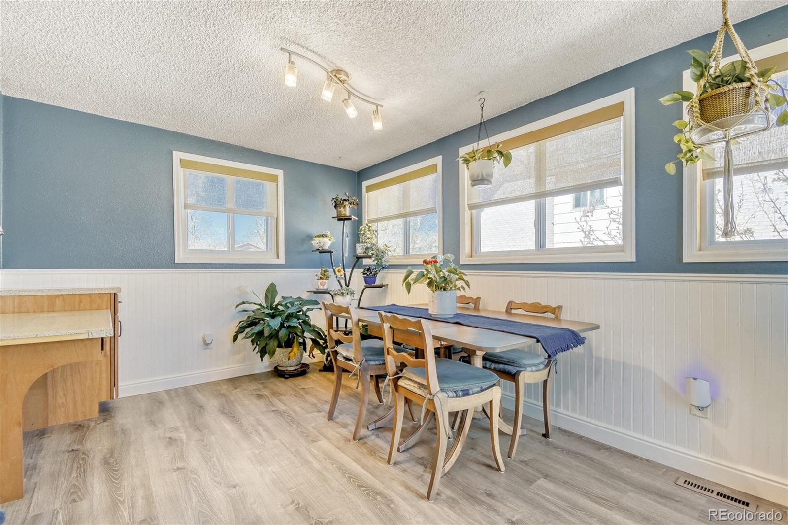 8141 Explorador Calle Denver CO 80229