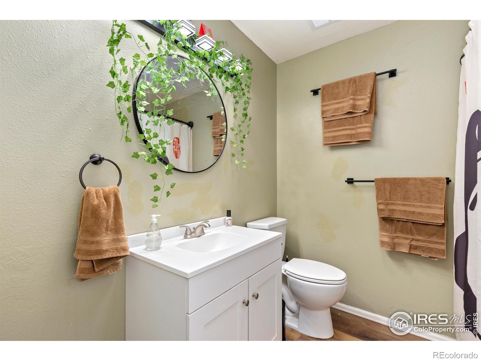1551 Vivian Street Longmont CO 80501