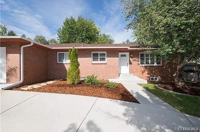 6769 S Foresthill Street Littleton CO 80120