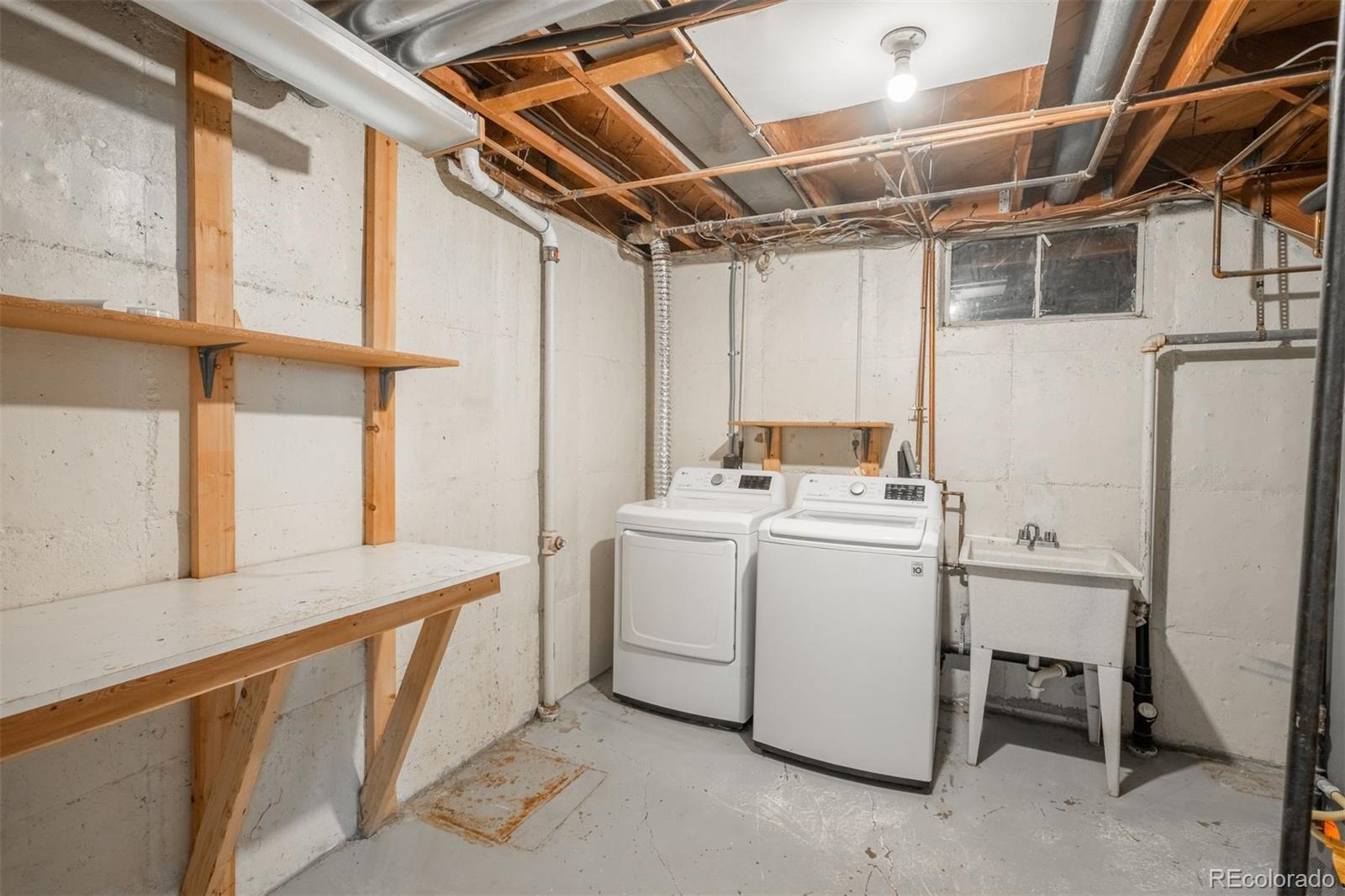 7220 Avrum Drive Denver CO 80221