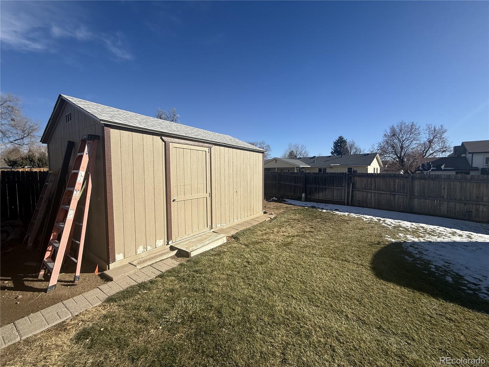 752 Lewiston Street Aurora CO 80011