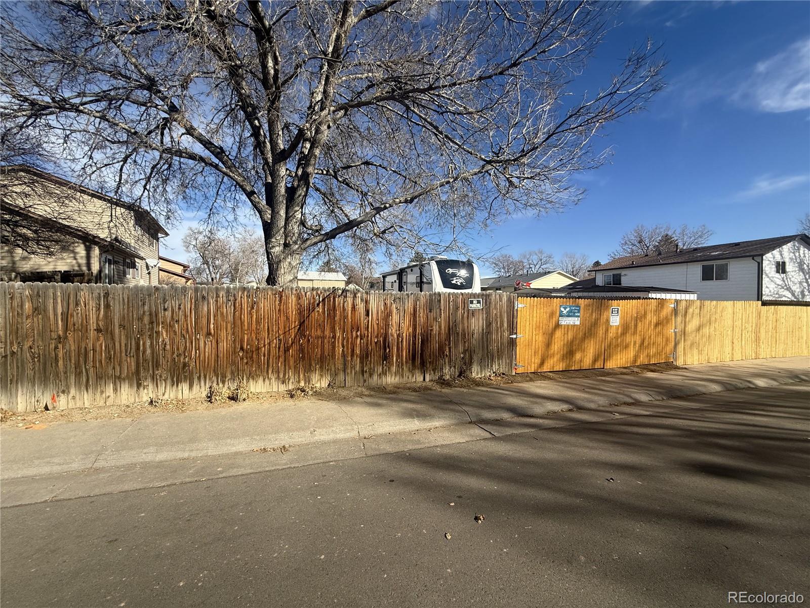 752 Lewiston Street Aurora CO 80011