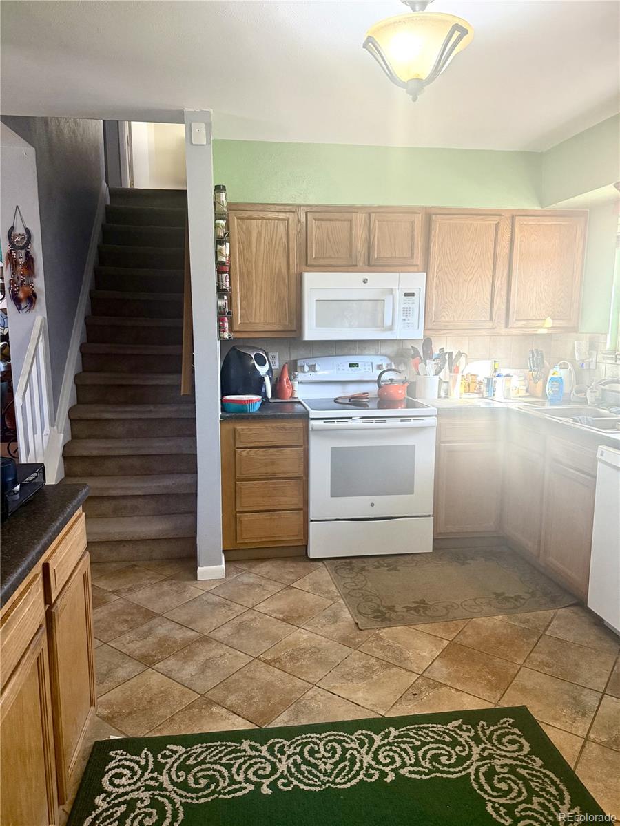 752 Lewiston Street Aurora CO 80011