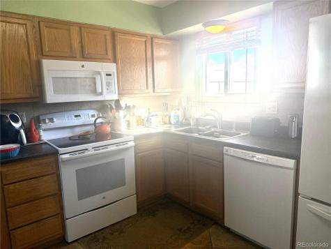 752 Lewiston Street Aurora CO 80011