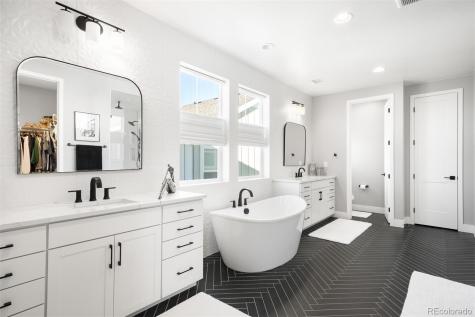 1688 Oakpoint Way Castle Pines CO 80108